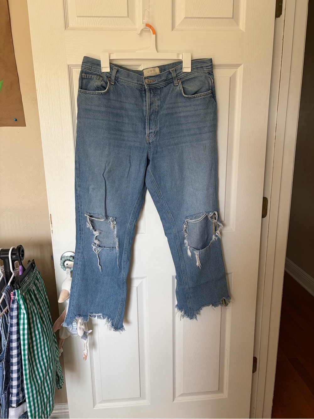 We The Free Light Blue Distressed Cropped Jeans